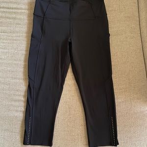 Fast and Free HR crop 19” reflective nulux NWOT